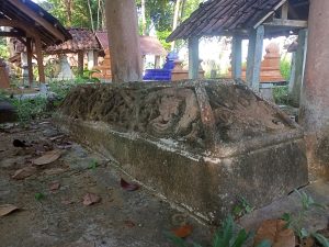 Makam Kuno dari Batu